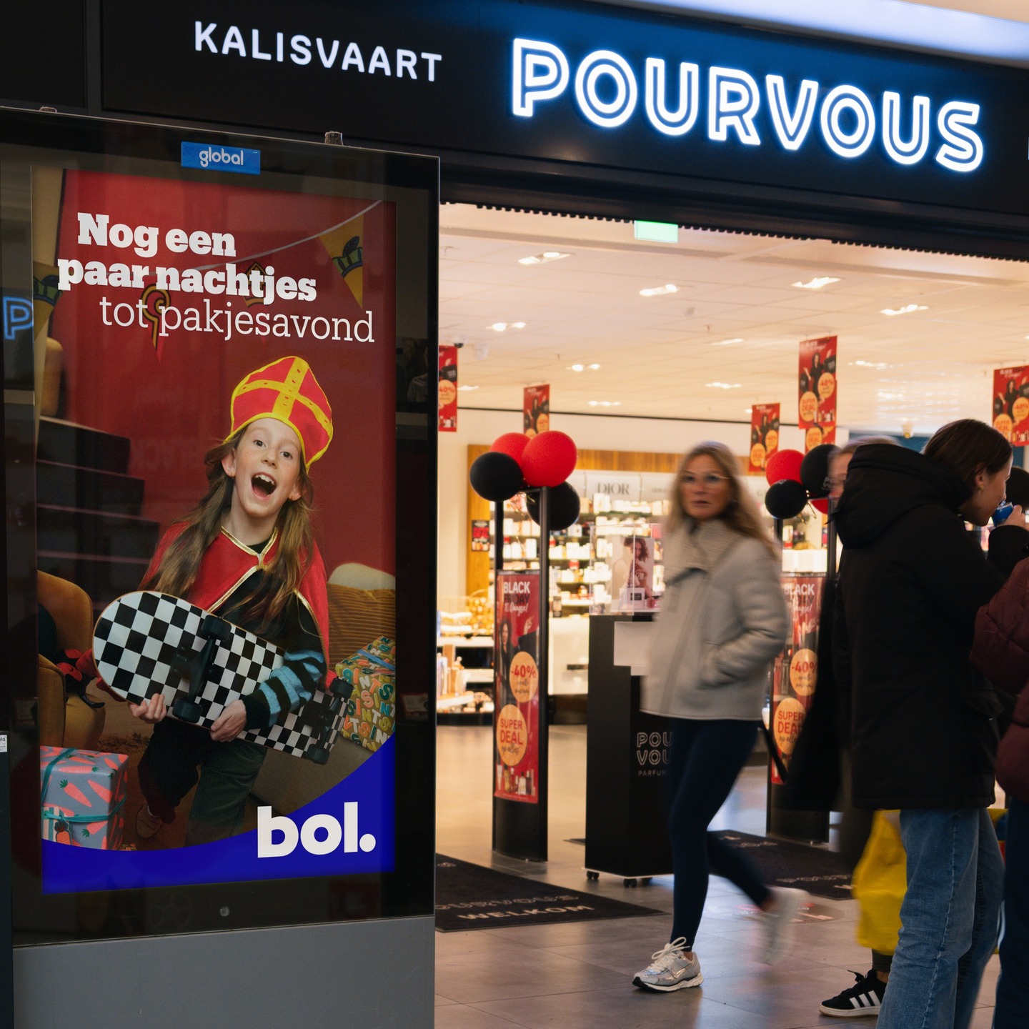 Vol verwachting klopt ons hart... 🎁

BOL en Albert Heijn helpen het heerlijk avondje alvast in g...
