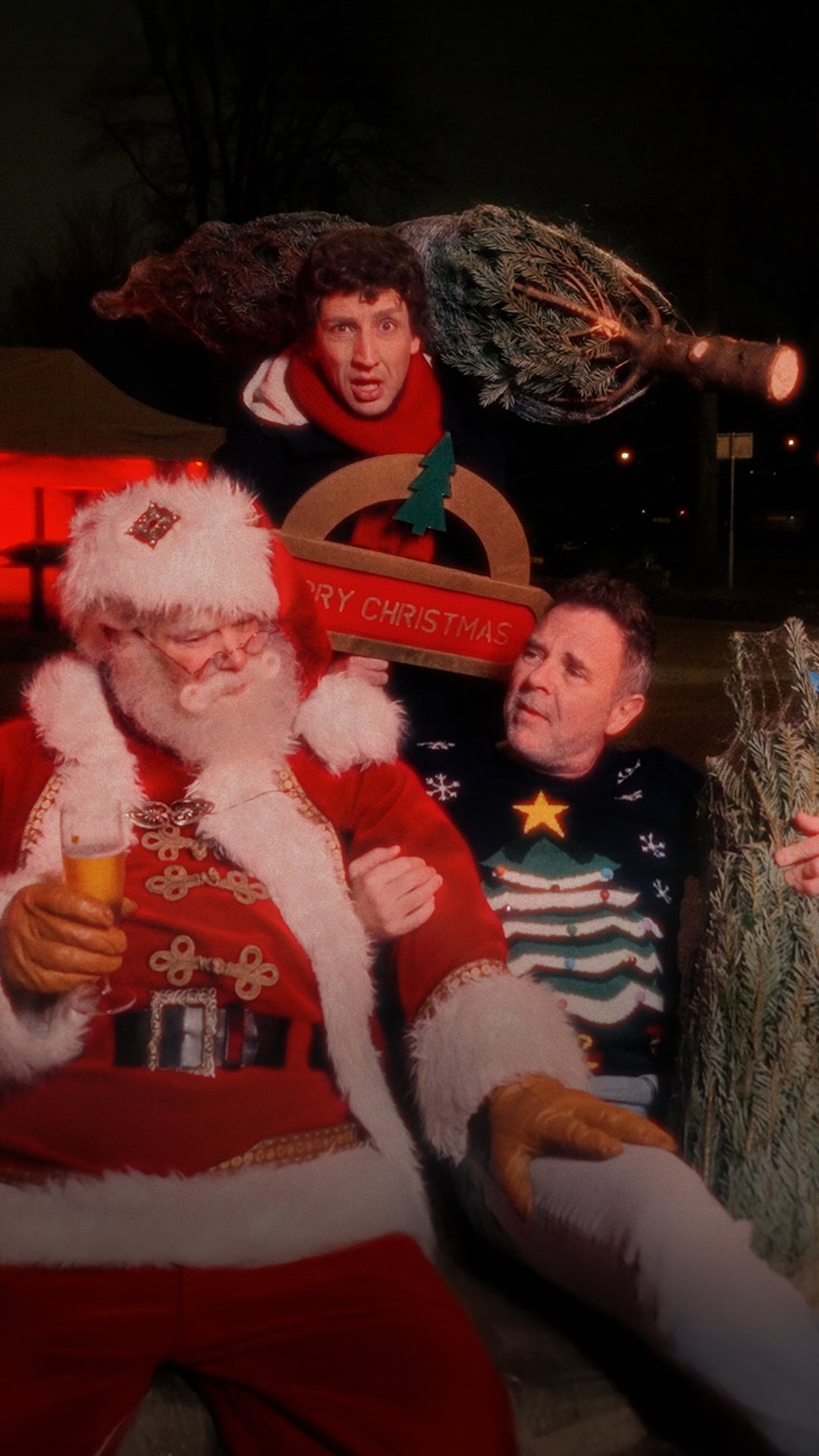 Ho Ho Ho! 🎅 Niemand, maar dan ook niemand was deze Kerstbomenborrel alleen. En we willen jullie ...