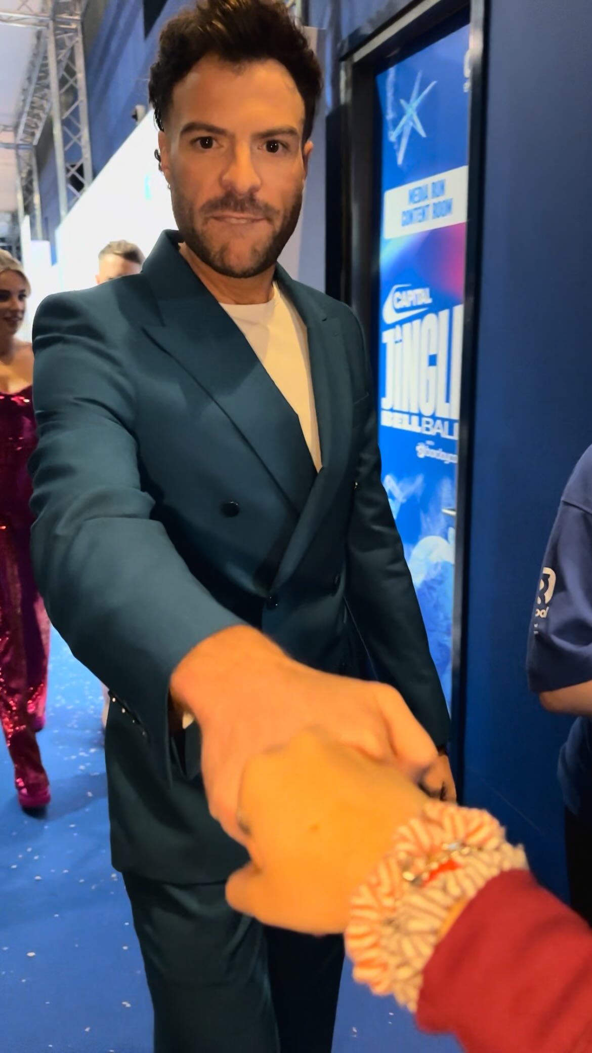 Fist bump challenge: #CapitalJBB edition 👊🍬